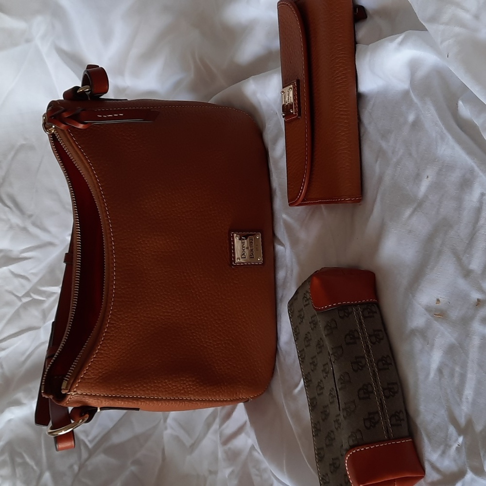 Hand bag, wallet n change bag. Never used.